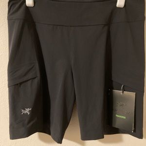 Arc’teryx Sabrina Shorts Size 10